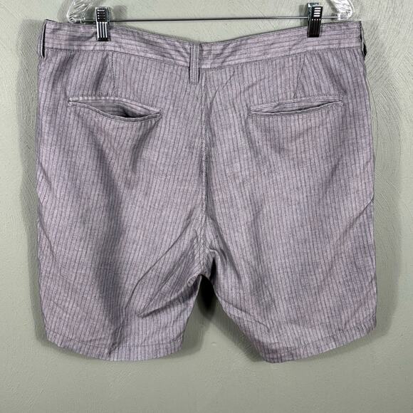Billabong Men's Size 38 Gray Vertical Stripe Casual Walking Beach Summer Shorts - Picture 2 of 9